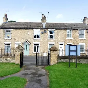 Country With Church View And Fireplace Near Leeds & York Leeds (West Yorkshire)